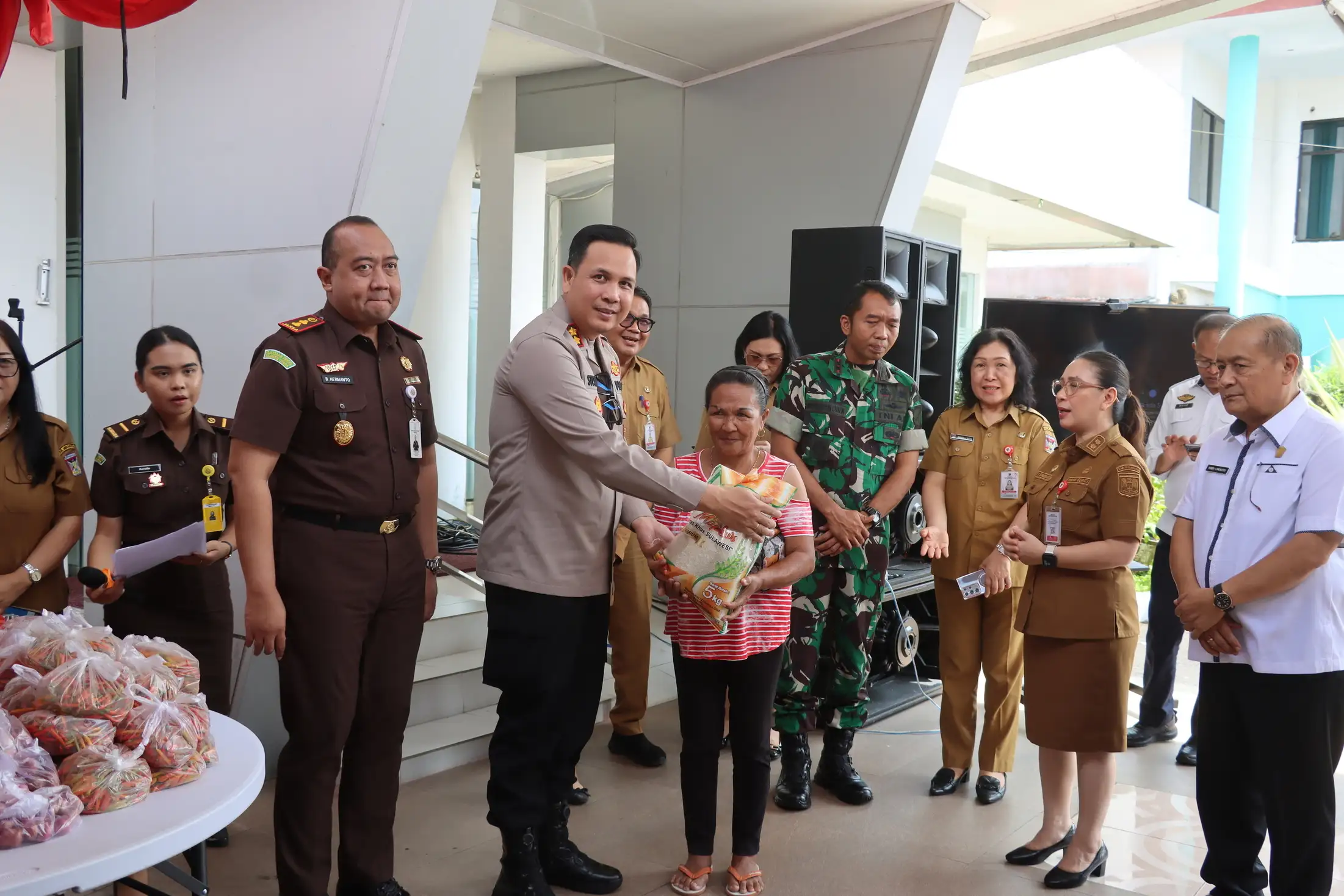 Sinergi Forkopimda Jaga Stabilitas Pangan, Bazaar Natal Hadirkan Harapan di Minahasa